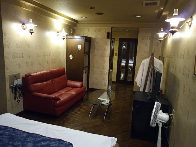 鹿鳴館(橿原市/ラブホテル)の写真『205号室 室内②』by タンスにゴンゴン