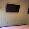HOTEL アムール(台東区/ラブホテル)の写真『102号室　ベッドの足元の壁にTV アダルトチャンネルも有り』by みこすりはん