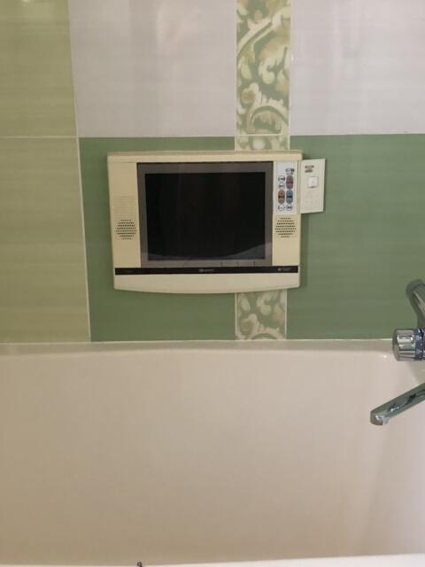 ホテルキッド(春日部市/ラブホテル)の写真『505号室 浴室テレビ』by サトナカ