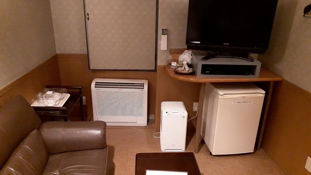 サンロード(渋谷区/ラブホテル)の写真『605号室、部屋外観。ベッドからTVの方を臨む。』by 春風拳
