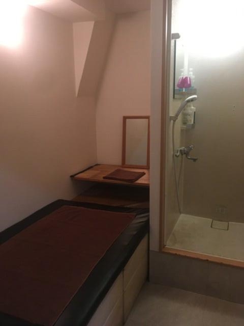 レンタルルーム ROOMS(新宿区/ラブホテル)の写真『8号室　入口より』by あらび