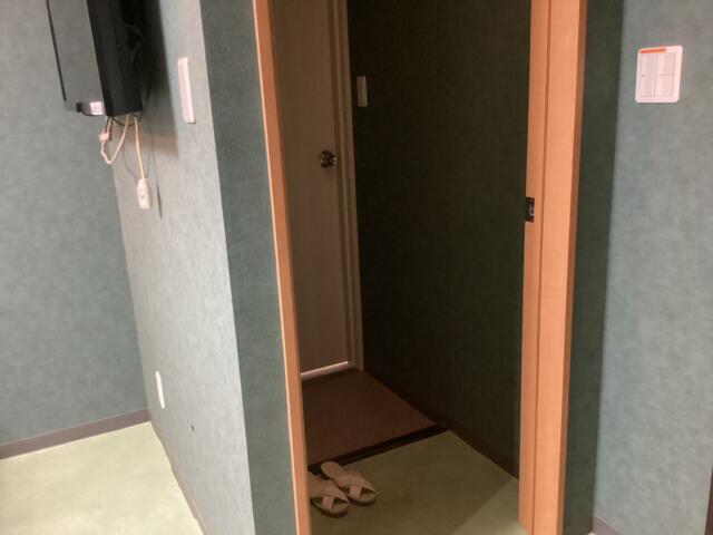 ニューポート(立川市/ラブホテル)の写真『303号室 お部屋から前室方向を見た室内』by ACB48