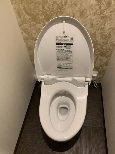 Hotel BaliBali(バリバリ)池袋(豊島区/ラブホテル)の写真『101号室　トイレ（蓋オープン時）』by 東京都