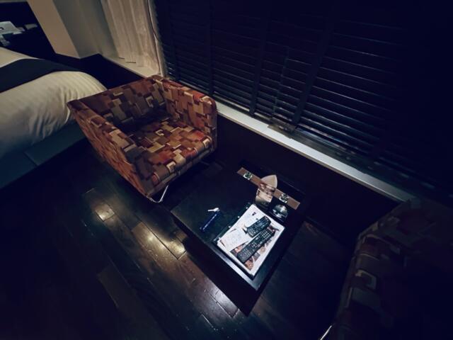 アペルト(豊島区/ラブホテル)の写真『705号室ソファーとテーブル』by miffy.GTI