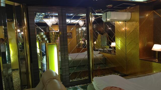 Q&P（キューアンドピー）(大阪市/ラブホテル)の写真『207号室、壁全面鏡』by Sparkle