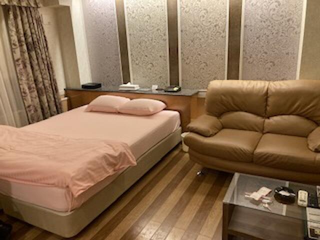 ホテル MARE（マーレ）(品川区/ラブホテル)の写真『107号室 居間』by yamasada5