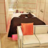 HOTEL SARA sweet（サラスイート）(墨田区/ラブホテル)の写真『504号室 ベッド周辺（１）』by 午前３時のティッシュタイム