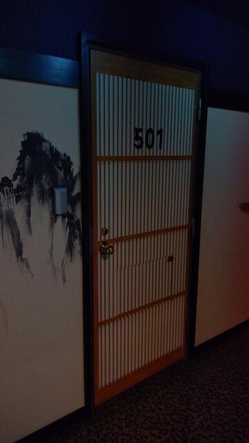 stories HOTEL555 秦野店(秦野市/ラブホテル)の写真『501号室、部屋の入口です。(23,7)』by キジ