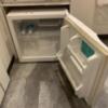 HOTEL Diana (ダイアナ)(台東区/ラブホテル)の写真『235号室　持ち込み用ミニ冷蔵庫（天然水2本入り）内部』by 東京都