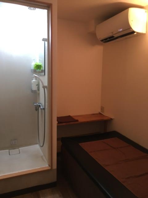 レンタルルーム ROOMS(新宿区/ラブホテル)の写真『３号室　入口より』by あらび