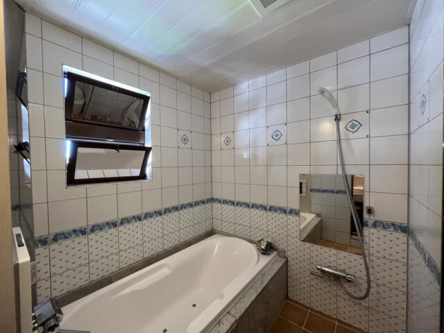 HOTEL LOHAS(墨田区/ラブホテル)の写真『403号室　浴室全景』by INA69