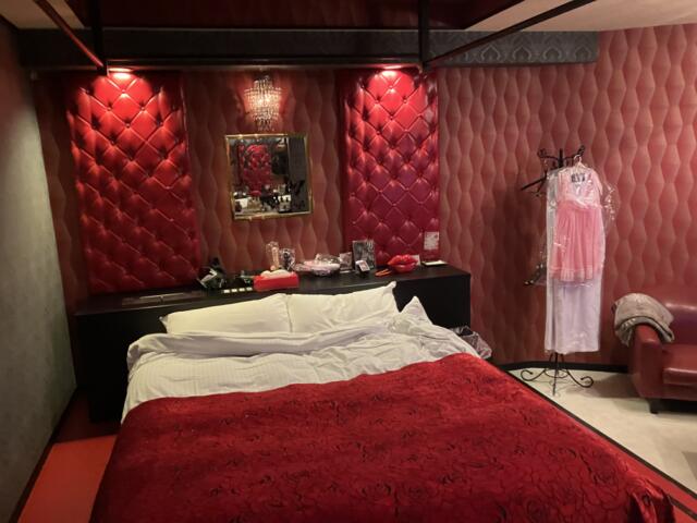 レステイ Koakuma(宇都宮市/ラブホテル)の写真『209号室、ベッド、無料コスプレ』by hane