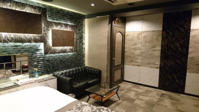 ホテル グランヴィラ(豊島区/ラブホテル)の写真『408号室（部屋奥から入口方向）』by 格付屋