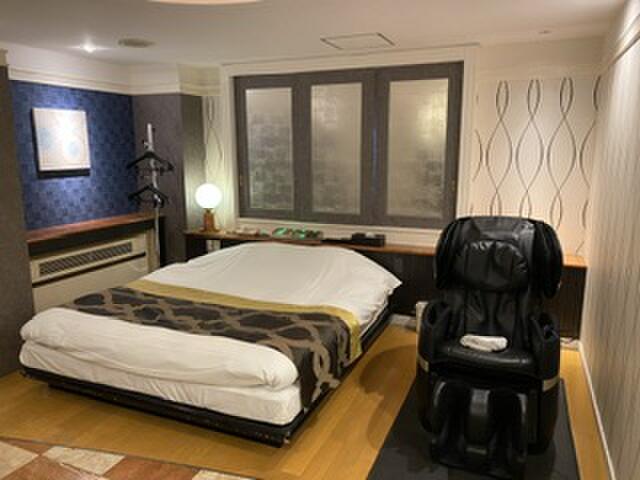 ホテル リンデン 湯島(文京区/ラブホテル)の写真『607号室　入口からみた全景』by トマトなす