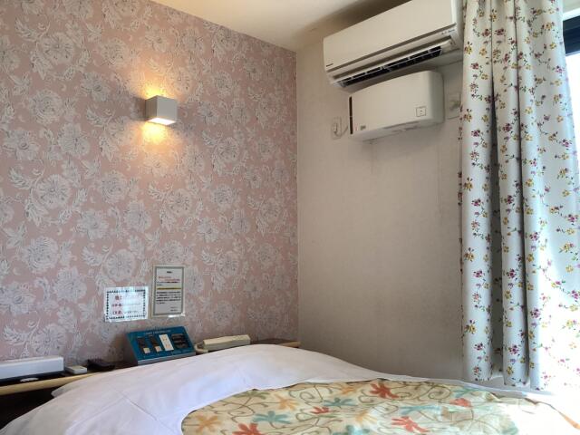 ホテルシティ(立川市/ラブホテル)の写真『406号室 ソファから見た室内』by ACB48