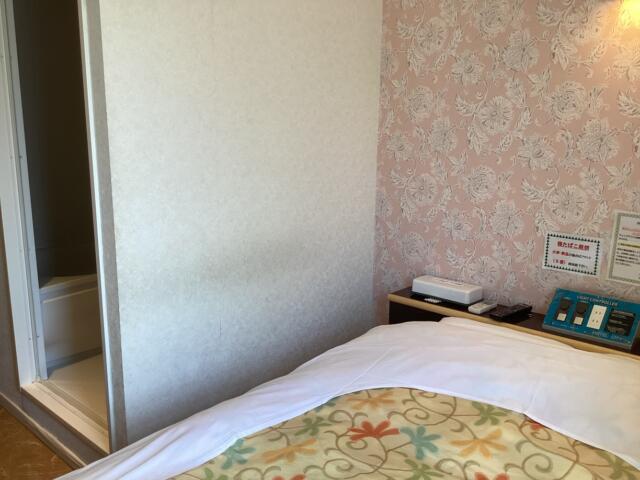 ホテルシティ(立川市/ラブホテル)の写真『406号室 窓側から見た室内』by ACB48