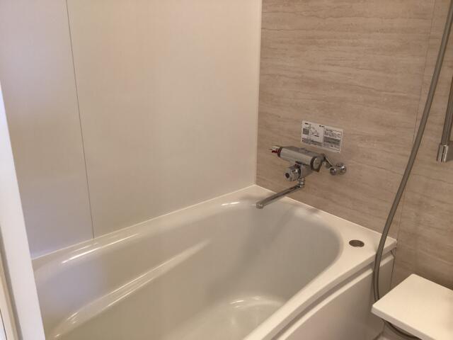 ホテルシティ(立川市/ラブホテル)の写真『406号室 浴室』by ACB48