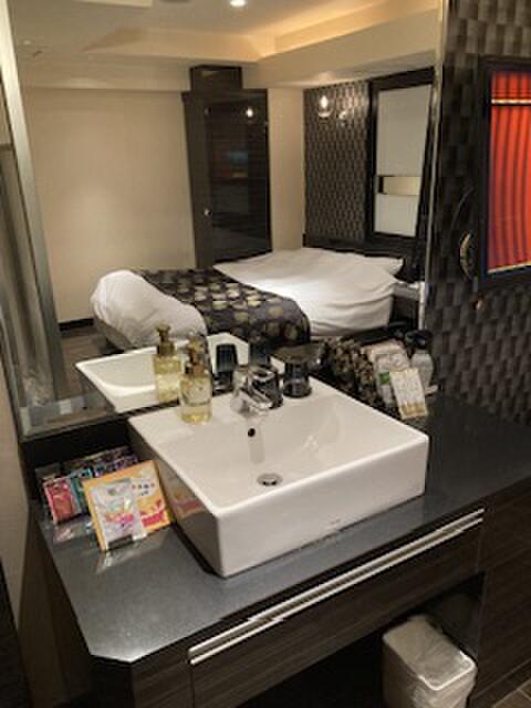 HOTEL ZERO MARUYAMA(渋谷区/ラブホテル)の写真『305号室 洗面台』by yamasada5