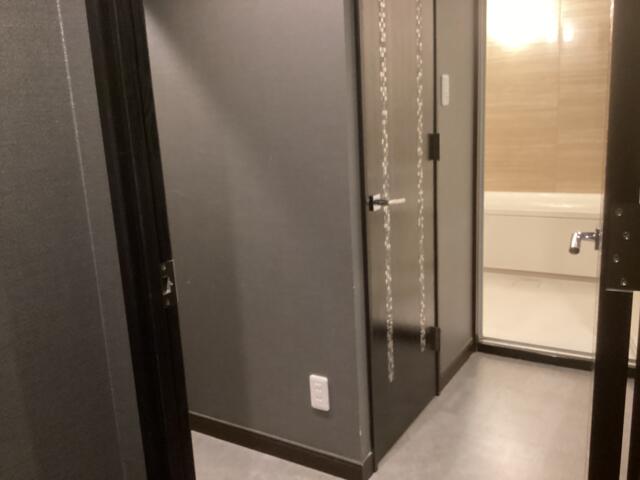 HOTEL P-DOOR（ホテルピードア）(台東区/ラブホテル)の写真『303号室 前室から見た室内』by ACB48