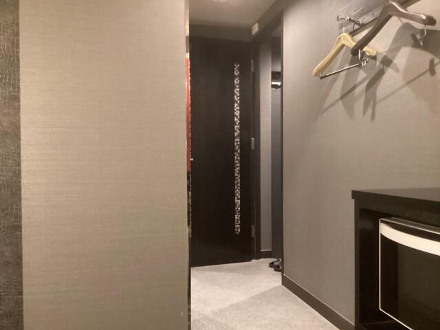 HOTEL P-DOOR（ホテルピードア）(台東区/ラブホテル)の写真『303号室 お部屋から前室方向を見た室内』by ACB48