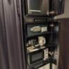 IKASU HOTEL(八王子市/ラブホテル)の写真『402号室、冷蔵庫・電子レンジ』by 爽やかエロリーマン