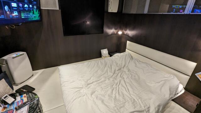 IKASU HOTEL(八王子市/ラブホテル)の写真『402号室、ベッド』by 爽やかエロリーマン