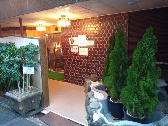 ホテル 富貴(大阪市/ラブホテル)の写真『ホテル入口』by タンスにゴンゴン