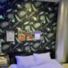 なんでやねん(大阪市/ラブホテル)の写真『301号室　壁紙』by 神戸のりんごちゃん