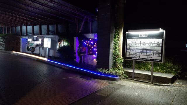 HOTEL La mer（ラ・メール）(高知市/ラブホテル)の写真『夜の外観⑤  インフォメーション』by Sparkle
