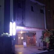 ホテル　ザ・ストーリー(高知市/ラブホテル)の写真『夜の外観①』by Sparkle