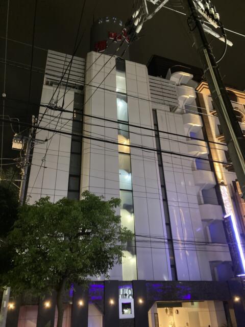 HOTEL grandir(ｸﾞﾗﾝﾃﾞｨｰﾙ)(横浜市南区/ラブホテル)の写真『夜の外観』by まさおJリーグカレーよ