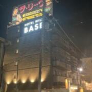 HOTEL WILL BASE鶴見 (ウィルベイスツルミ)(全国/ラブホテル)の写真『外観です。(23,1)』by キジ