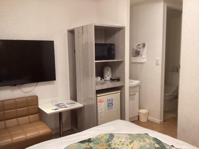 ホテルシティ(立川市/ラブホテル)の写真『507号室 ベッドから見た室内』by ACB48