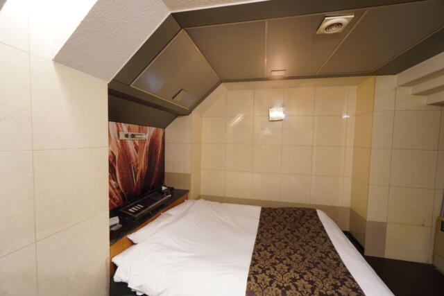 HOTEL MUSIC（ミュージック）(墨田区/ラブホテル)の写真『601号室 ベッド』by 吟遊詩人