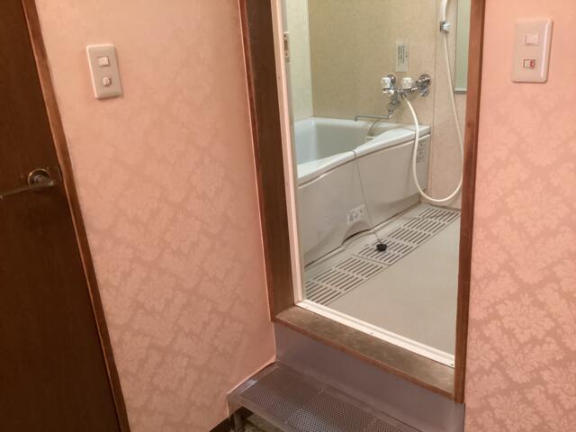 ホテルシティ(立川市/ラブホテル)の写真『502号室 お部屋から見た浴室』by ACB48