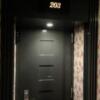 HOTEL SIX（ホテルシックス）(大阪市/ラブホテル)の写真『203号室　玄関ドア（正面）』by 神戸のりんごちゃん