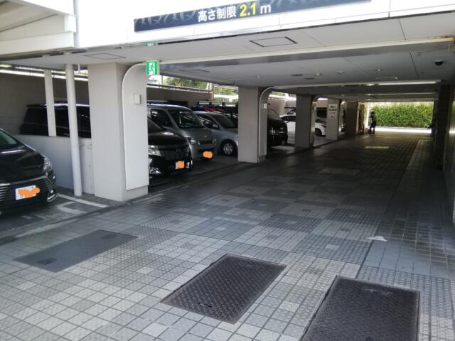 HOTEL CUE　町田(町田市/ラブホテル)の写真『307号室利用、駐車場です。(23,8)』by キジ