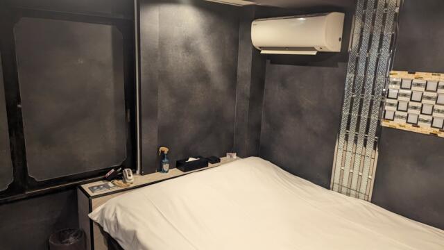 池袋パークサイドホテル(豊島区/ラブホテル)の写真『404号室 ベッド』by クワッグ