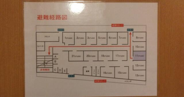 レンタルルーム ROOMS(新宿区/ラブホテル)の写真『11号室 避難経路』by _Yama