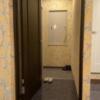 ホテルシティ(立川市/ラブホテル)の写真『101号室 ソファから前室方向を見た室内』by ACB48