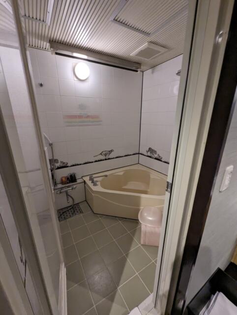ホテル 山王(台東区/ラブホテル)の写真『403号室　浴室』by ひこべえ