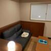 エーゲ海(長野市/ラブホテル)の写真『２４号室、ソファー』by kitami