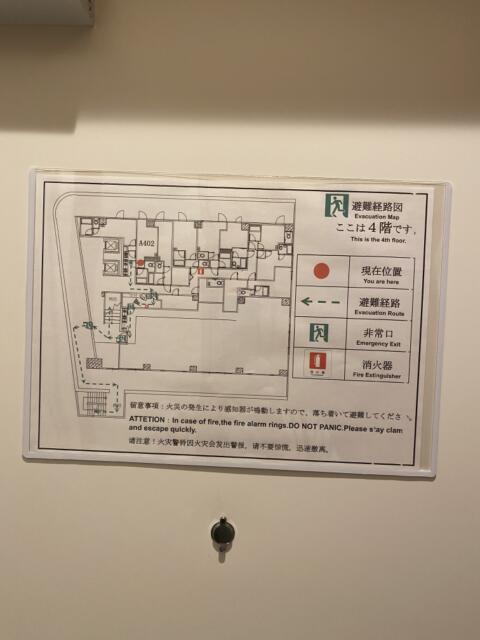 HOTEL MOND　大宮(さいたま市大宮区/ラブホテル)の写真『A402号室(避難経路図)』by こねほ
