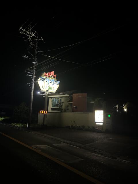 マリオン(下田市/ラブホテル)の写真『夜の外観』by 無法松