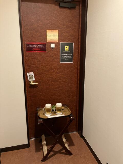 ホテル AMPIO（アンピオ）(水戸市/ラブホテル)の写真『307 玄関に置かれたルームサービス(台はスタッフさんが用意して下さいます)』by festa9