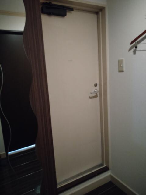 Hotel White City 23(渋谷区/ラブホテル)の写真『501号室 テラスに出るための扉』by なめろう