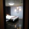Hotel White City 23(渋谷区/ラブホテル)の写真『501号室 室内へのドアを開けてすぐの景色』by なめろう