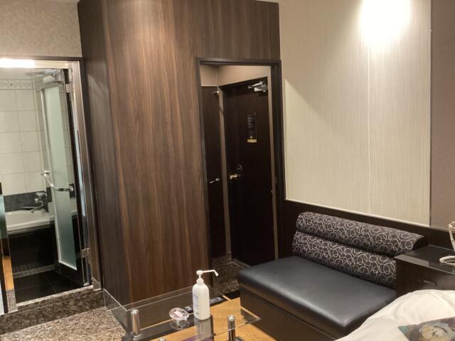 ホテル パル新宿店(新宿区/ラブホテル)の写真『502号室 ベッドから見た室内』by ACB48