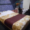HOTEL MANOA GARDEN（マノアガーデン）(武雄市/ラブホテル)の写真『105号室のベッド。中央に配置してあり、とても使いやすい。』by 猫饅頭
