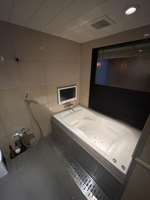 ホテル グラス(豊島区/ラブホテル)の写真『405号室浴室』by 無法松